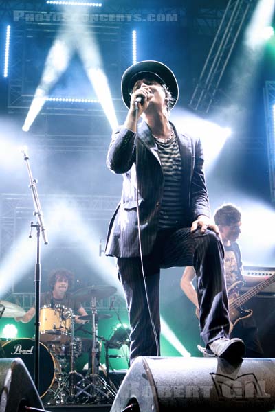 BABYSHAMBLES - 2013-07-08 - PARIS - Place de la Republique - Peter Doherty